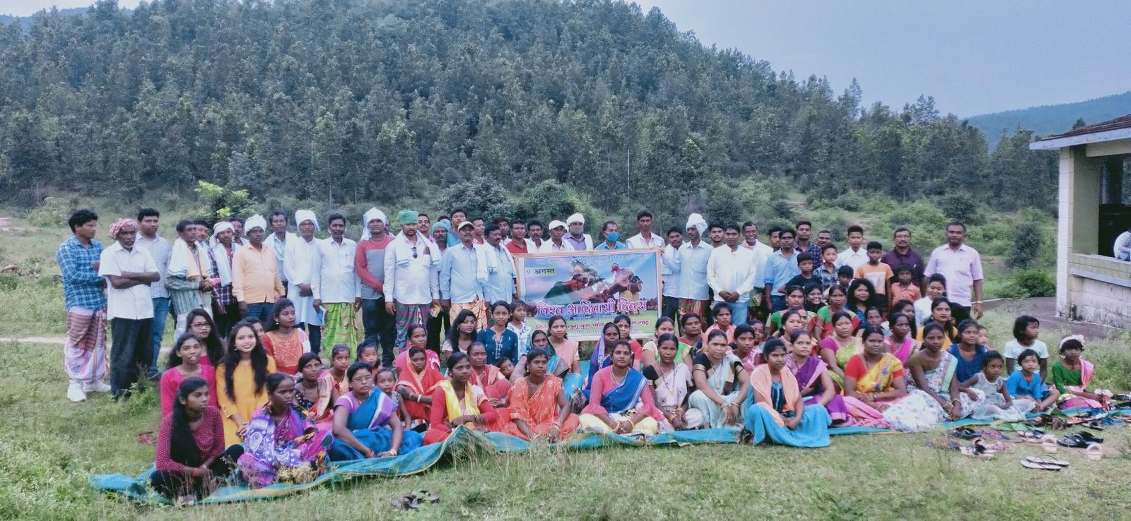 9 अगस्त 2021 विश्व आदिवासी दिवस के शुभ अवसर पर लुगू बुरु घांटा बाड़ी धोरोम गाढ़ समिति की ओर से मेडिटेशन हॉल में एक कार्यक्रम आयोजित किया गया